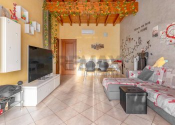 Sala da pranzo - Two-room apartment via Carabelli
 
22, Lainate - photo 3