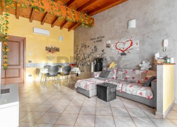 Sala da pranzo - Two-room apartment via Carabelli
 
22, Lainate - photo 4