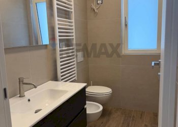 Bagno - Ufficio Viale Domenico Cotugno
 
6, Bari - foto 8