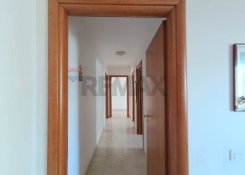 Hall / corridoio - Four-room apartment Via Ezio Vanoni
 
40, Triggiano - photo 26