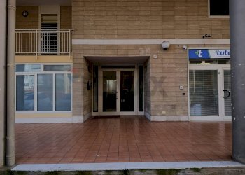 Edificio all\'aperto - Four-room apartment Via Ezio Vanoni
 
40, Triggiano - photo 37