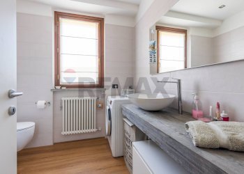 Bagno - Two-room apartment Via Rossotti
 
11, Taino - photo 16