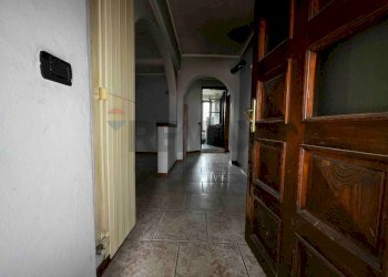 Hall / corridoio - Two-room apartment VIA A. BROGGI
 
5, Cantello - photo 3