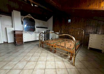 Camera / camera da letto - Two-room apartment VIA A. BROGGI
 
5, Cantello - photo 17