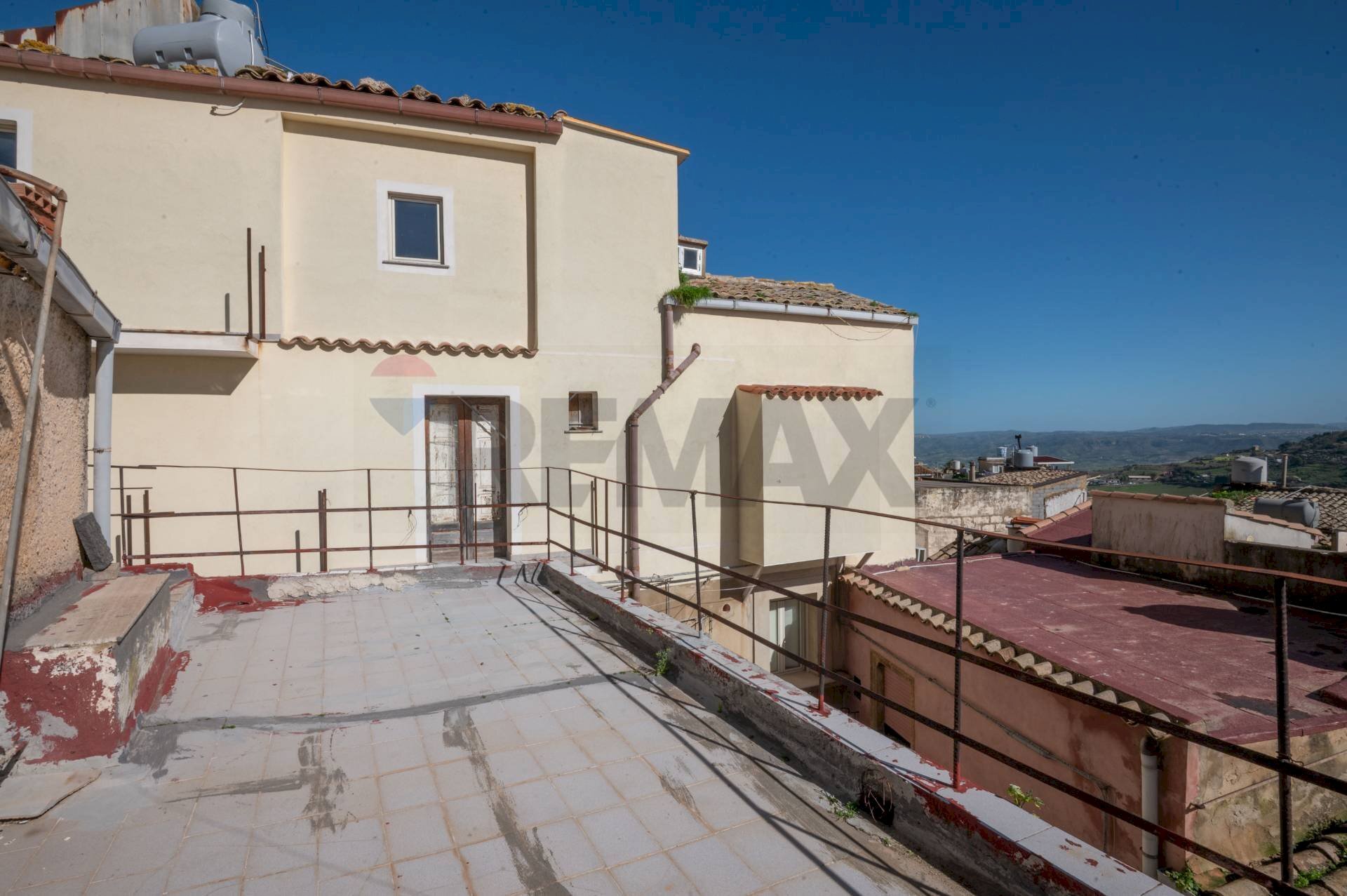 Terrazza - Casa semi indipendente Via Mattias
 
8/6, Caltagirone - foto 1