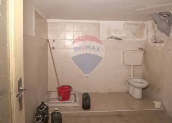 Bagno - Cafeteria - Cold Bar Via Gabriele D'annunzio
 
23, Catania - photo 16