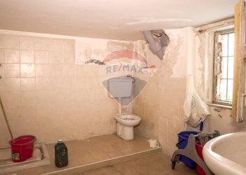 Bagno - Cafeteria - Cold Bar Via Gabriele D'annunzio
 
23, Catania - photo 18