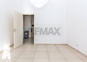 Stanza vuota - Trilocale Via Giovanna Condorelli
 
28, Catania - foto 15