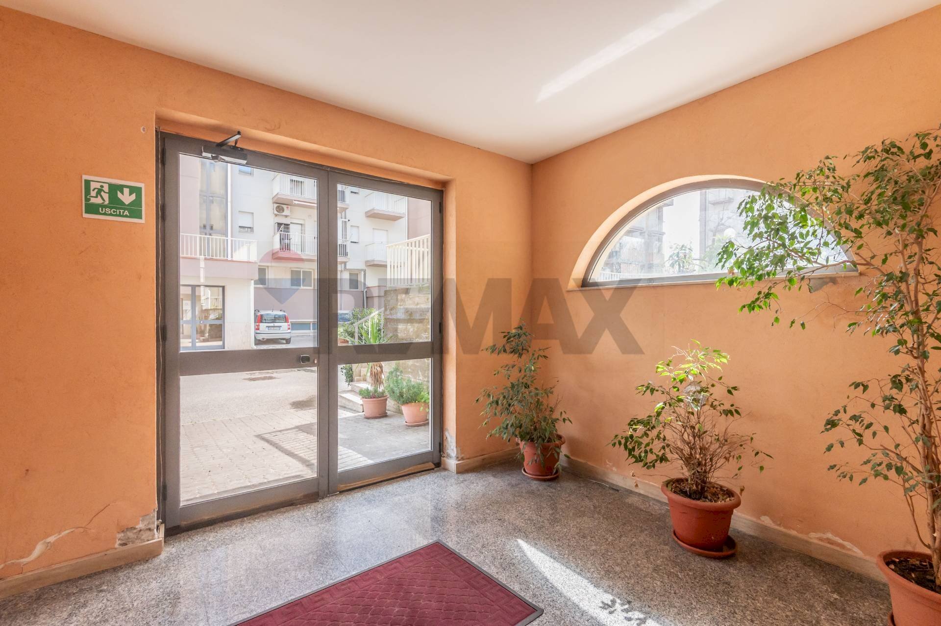 Ricezione / Lobby - Appartamento Via Giuseppe Pitrè
 
4, Caltagirone - foto 1