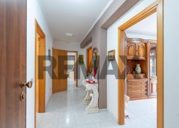 Hall / corridoio - Apartment Via Giuseppe Pitrè
 
4, Caltagirone - photo 12