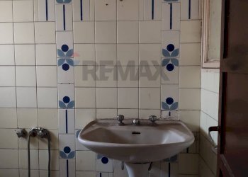 Bagno - Bilocale Via Strano
 
24, Paterno - foto 9