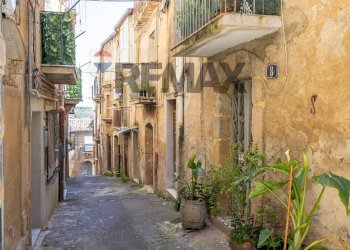 Edificio all\'aperto - Casa indipendente Via Cona
 
12, Caltagirone - foto 11