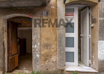 Edificio all\'aperto - Casa indipendente Via Cona
 
12, Caltagirone - foto 23