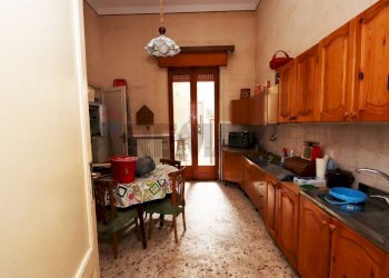 Cucina - Casa indipendente Via Cesare Battisti
 
33, Calatabiano - foto 2