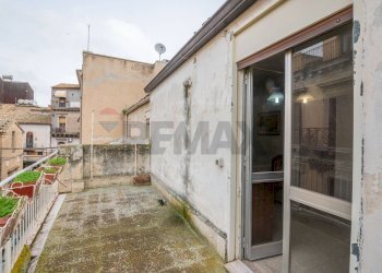 Terrazza - Apartment Vittorio Emanuele III
 
32, Francofonte - photo 8