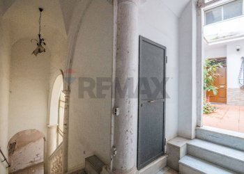 Scale - Apartment Vittorio Emanuele III
 
32, Francofonte - photo 18