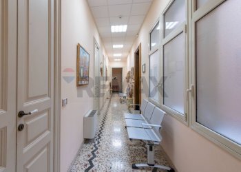 Hall / corridoio - Apartment Vittorio Emanuele III
 
32, Francofonte - photo 43