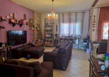 Sala da pranzo - Trilocale Via Pulei
 
39, Mascalucia - foto 15