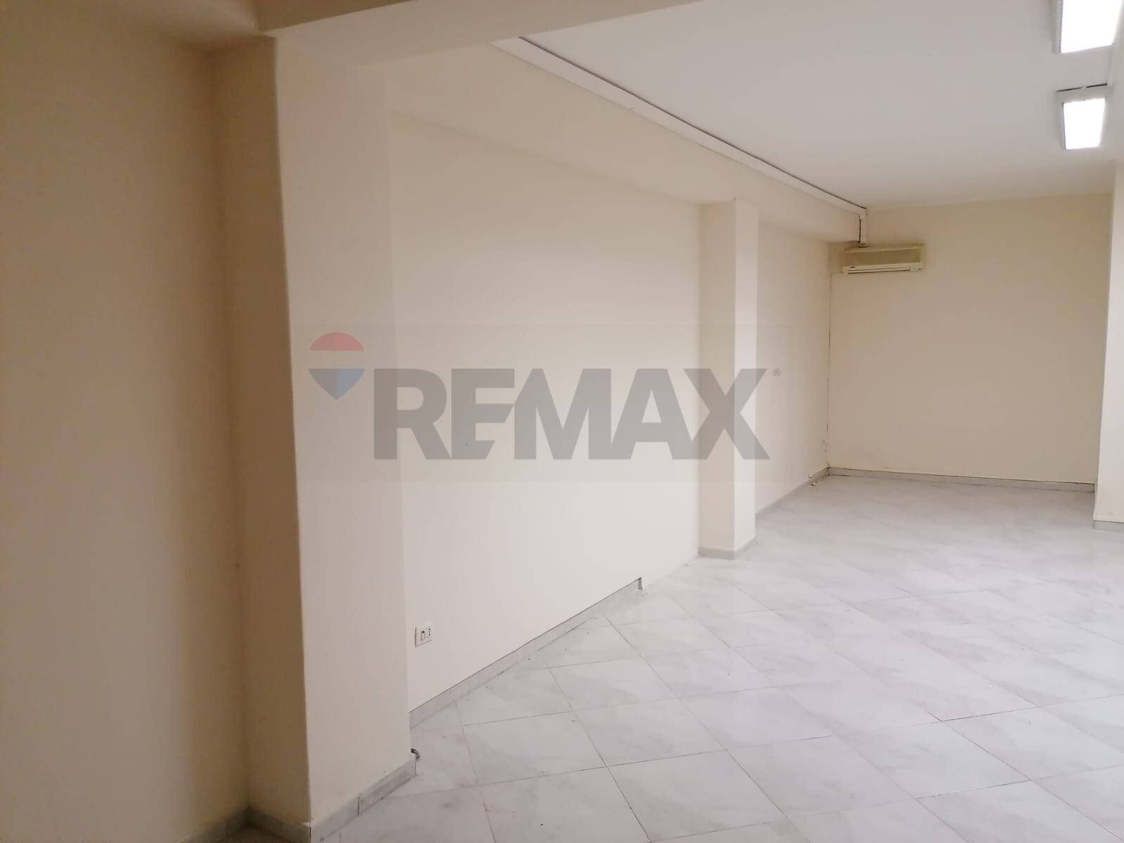 Stanza vuota - Commercial Premises Piazza Marconi
6, Sant'Agata Li Battiati - photo 2