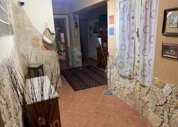 Hall / corridoio - Villa a Schiera via sebastiano catania
 
292, Catania - foto 10