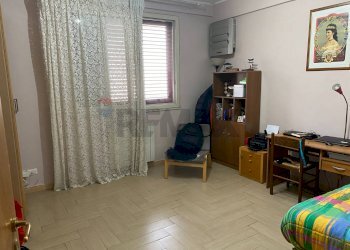 Camera / camera da letto - Villa a Schiera via sebastiano catania
 
292, Catania - foto 24