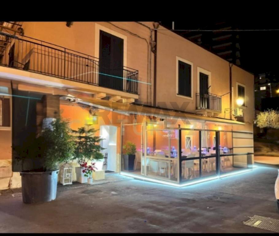 Casa all\'aperto - Locale Commerciale Vico Liborio Santangelo
 
1/2, Catania - foto 1