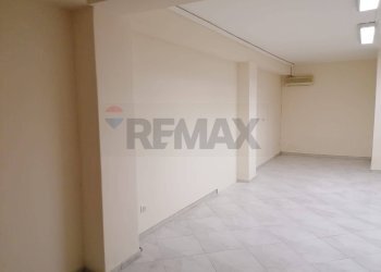 Stanza vuota - Commercial Premises Piazza Marconi
6, Sant'Agata Li Battiati - photo 8