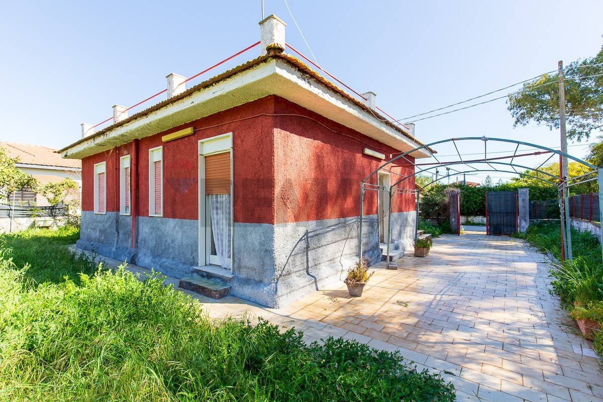 Casa all\'aperto - Villa Via Scirocco-Villaggio Delfino
 
1, Catania - foto 1