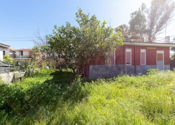 Giardino - Villa Via Scirocco-Villaggio Delfino
 
1, Catania - foto 6