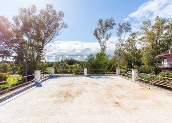 Terrazza - Villa Via Scirocco-Villaggio Delfino
 
1, Catania - foto 8