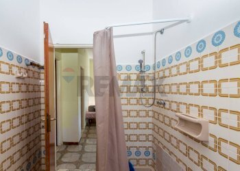 Bagno - Villa Via Scirocco-Villaggio Delfino
 
1, Catania - foto 15