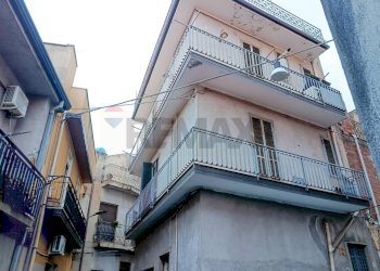 Edificio all\'aperto - Casa indipendente Via Nazario Sauro
 
40, Biancavilla - foto 14