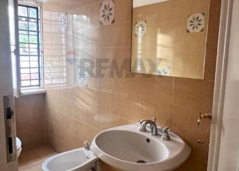 Bagno - Trilocale Via Nerola
 
12, Roma - foto 10