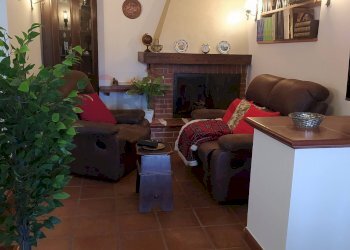 Soggiorno - Villa località compito
 
9, Chiusi della Verna - foto 5