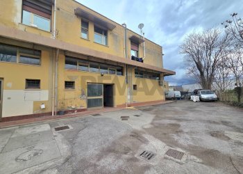 Edificio all\'aperto - Laboratory Piazza Silone
 
3, Figline e Incisa Valdarno - photo 13