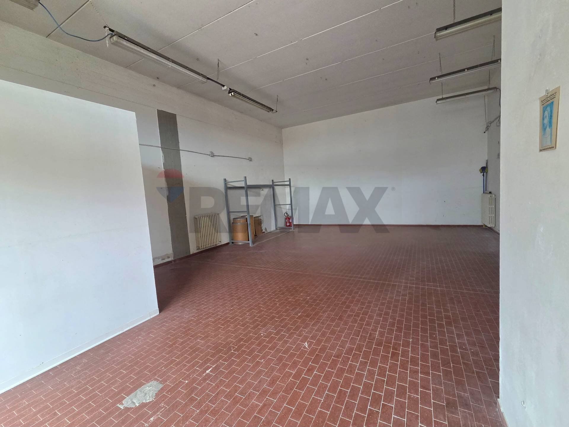 Stanza vuota - Laboratory Piazza Silone
 
3, Figline e Incisa Valdarno - photo 2