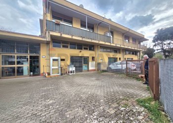 Edificio all\'aperto - Laboratory Piazza Silone
 
3, Figline e Incisa Valdarno - photo 9