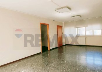 Sala direzionale con ingresso - Ufficio Piazza della Libertà
 
22, San Giovanni Valdarno - foto 3