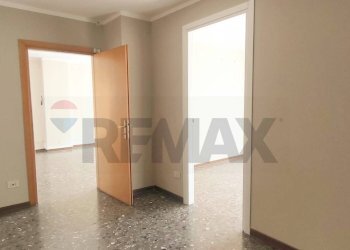 Disimpegno (o sala d\'Aspetto) - Ufficio Piazza della Libertà
 
22, San Giovanni Valdarno - foto 7