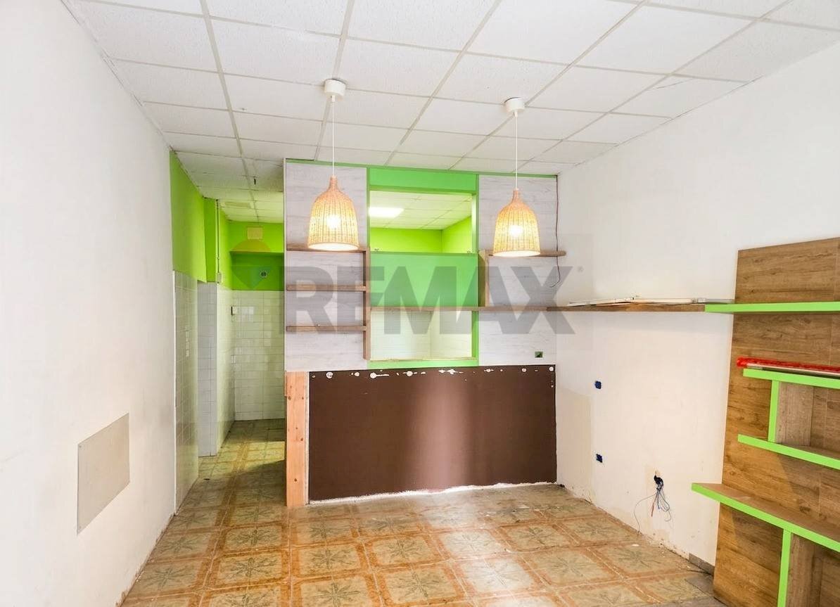 Stanza vuota - Negozio CORSO GIACOMO LEOPARDI
 
12, Cupramontana - foto 2