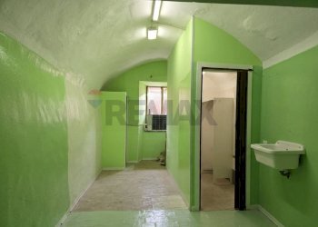 Stanza vuota - Negozio CORSO GIACOMO LEOPARDI
 
12, Cupramontana - foto 7