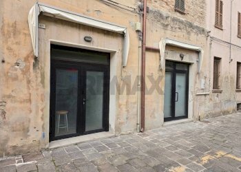 Edificio all\'aperto - Negozio CORSO GIACOMO LEOPARDI
 
12, Cupramontana - foto 11