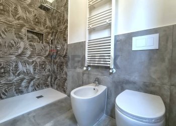 Bagno - Three-room apartment viale Campania
 
56, Monza - photo 19