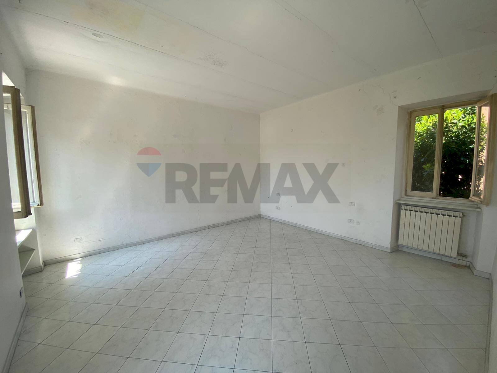 Stanza vuota - Bilocale Via Brioschi Ferrante
 
56, Besana in Brianza - foto 3