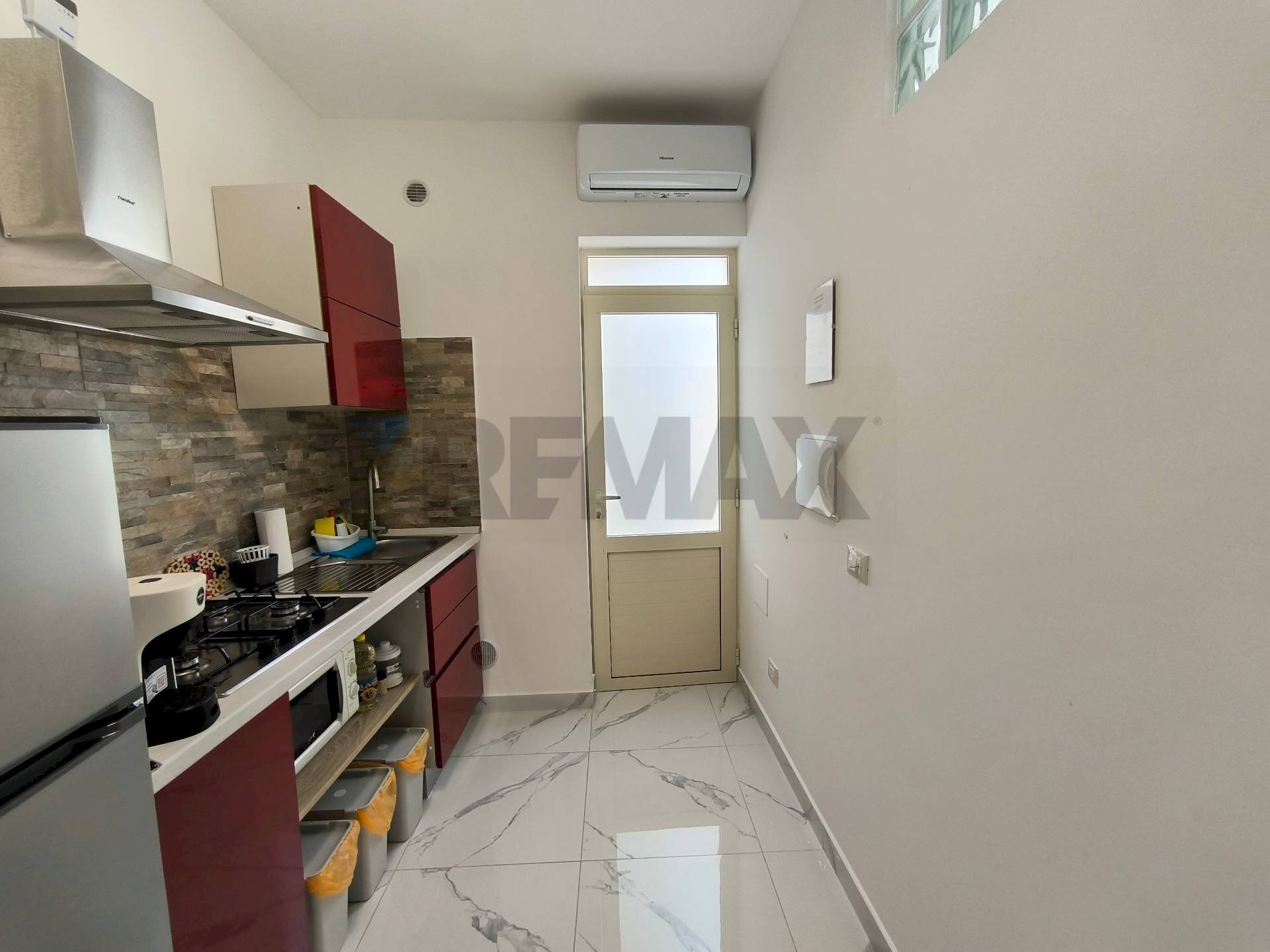 Cucina - Bilocale Via Consolare Valeria
 
12, Giardini-Naxos - foto 2