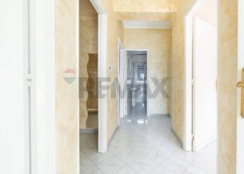 Hall / corridoio - Quadrilocale via acquicella porto
 
27, Catania - foto 5