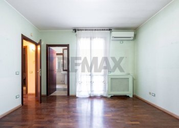 Stanza vuota - Casa semi indipendente Via Enrico Berlinguer
 
5, Trecastagni - foto 39