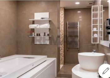 Bagno - Bilocale Via Labicana
 
76, Roma - foto 9