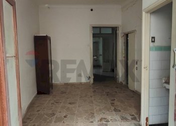 Hall / corridoio - Trilocale VIA D'ANTONA
 
27, Caltagirone - foto 2