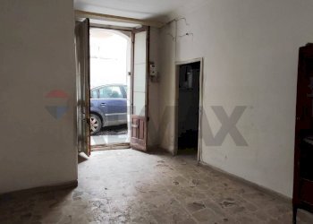 Hall / corridoio - Trilocale VIA D'ANTONA
 
27, Caltagirone - foto 4